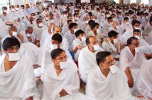 Une assemblée de moines jaïns