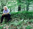 Ernst Zurcher dans la forêt